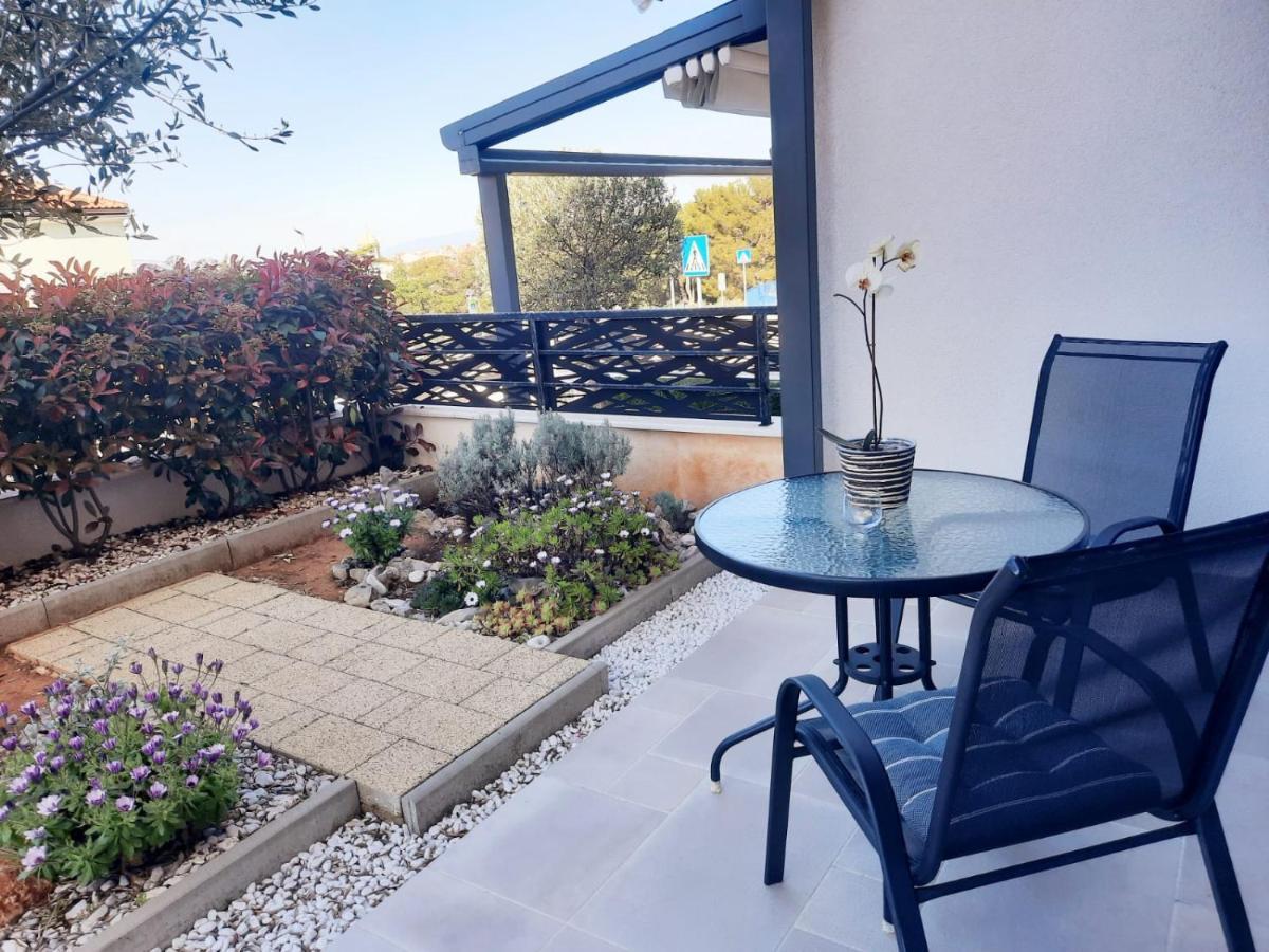Apartman Madonnina Cres Exterior photo