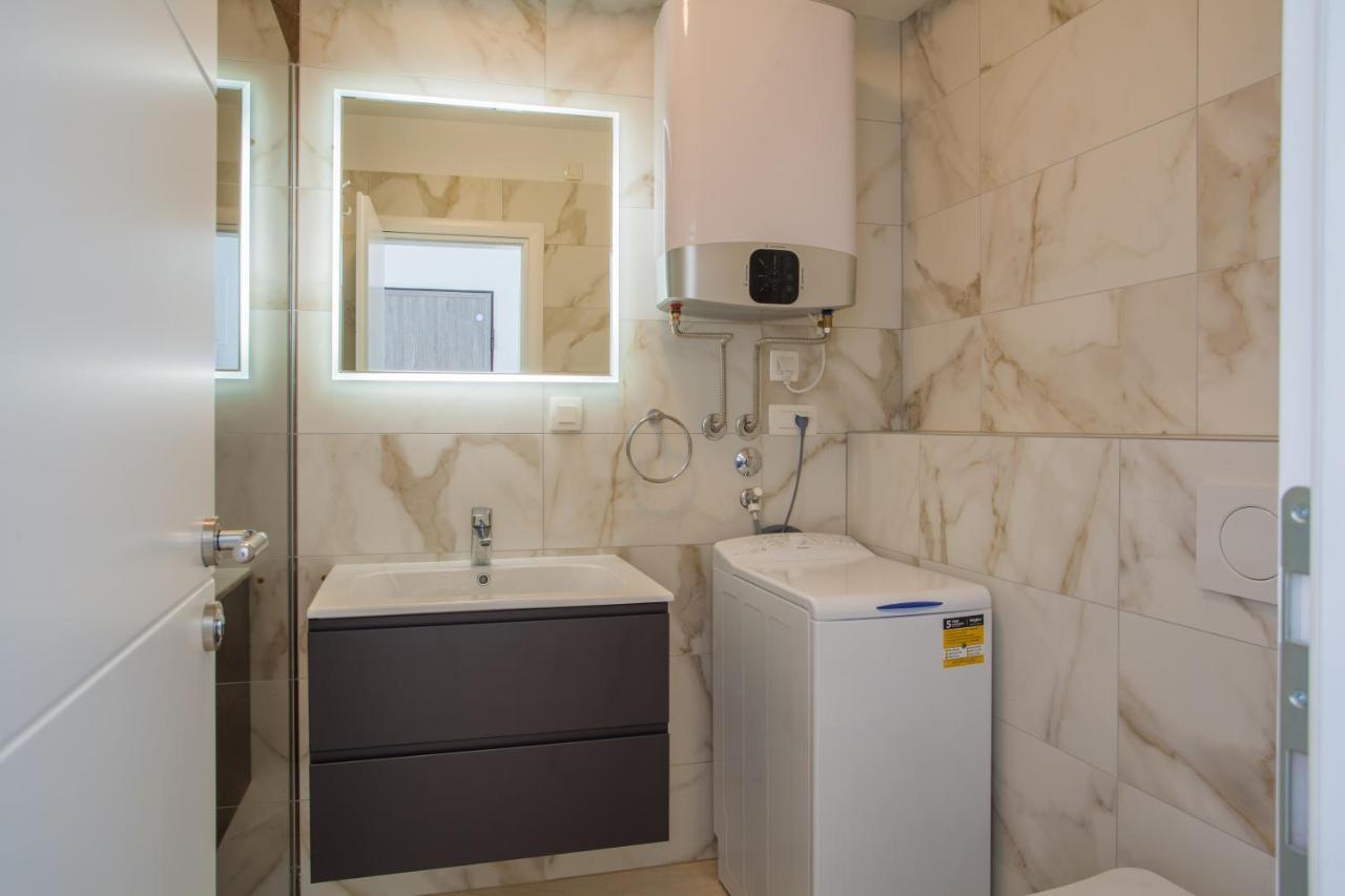 Apartman Madonnina Cres Exterior photo